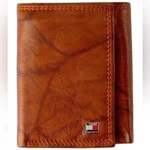 Tommy Hilfiger Leather Billfold Pocket RFID Wallet